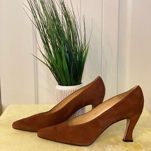 Sacha London brown suede pump